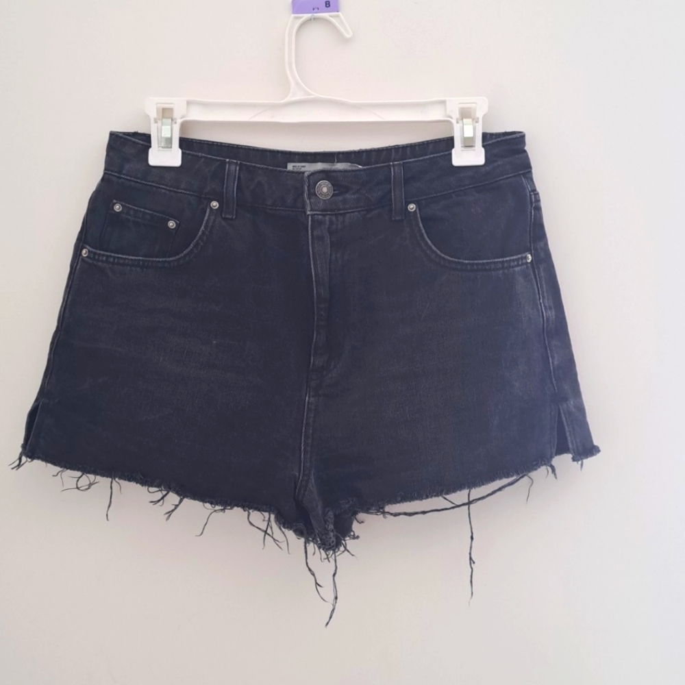 Topshop Black Moto Mom Raw Hem Shorts size 12